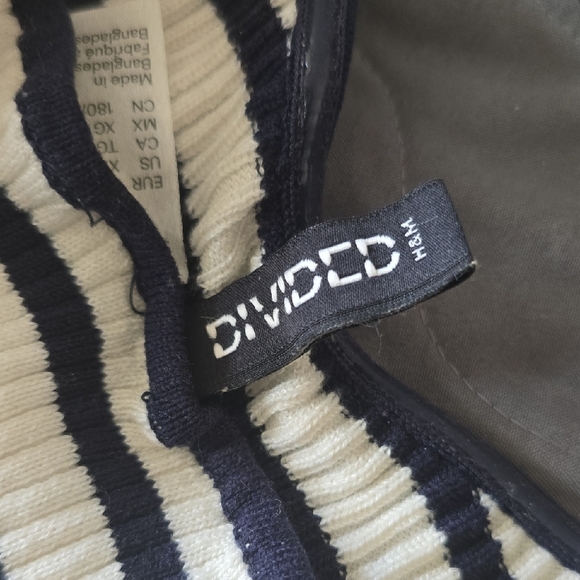 H&M Black and White Striped Crop Tube Top - Picture 3 of 3